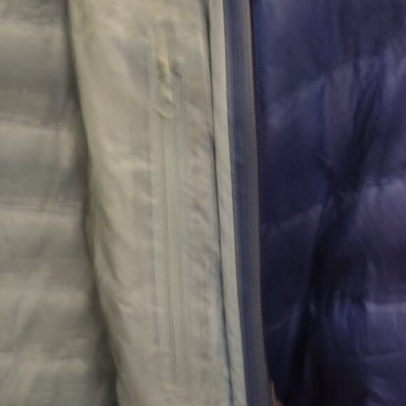 Women's Goose Down Jacket - Picture 7 of 11